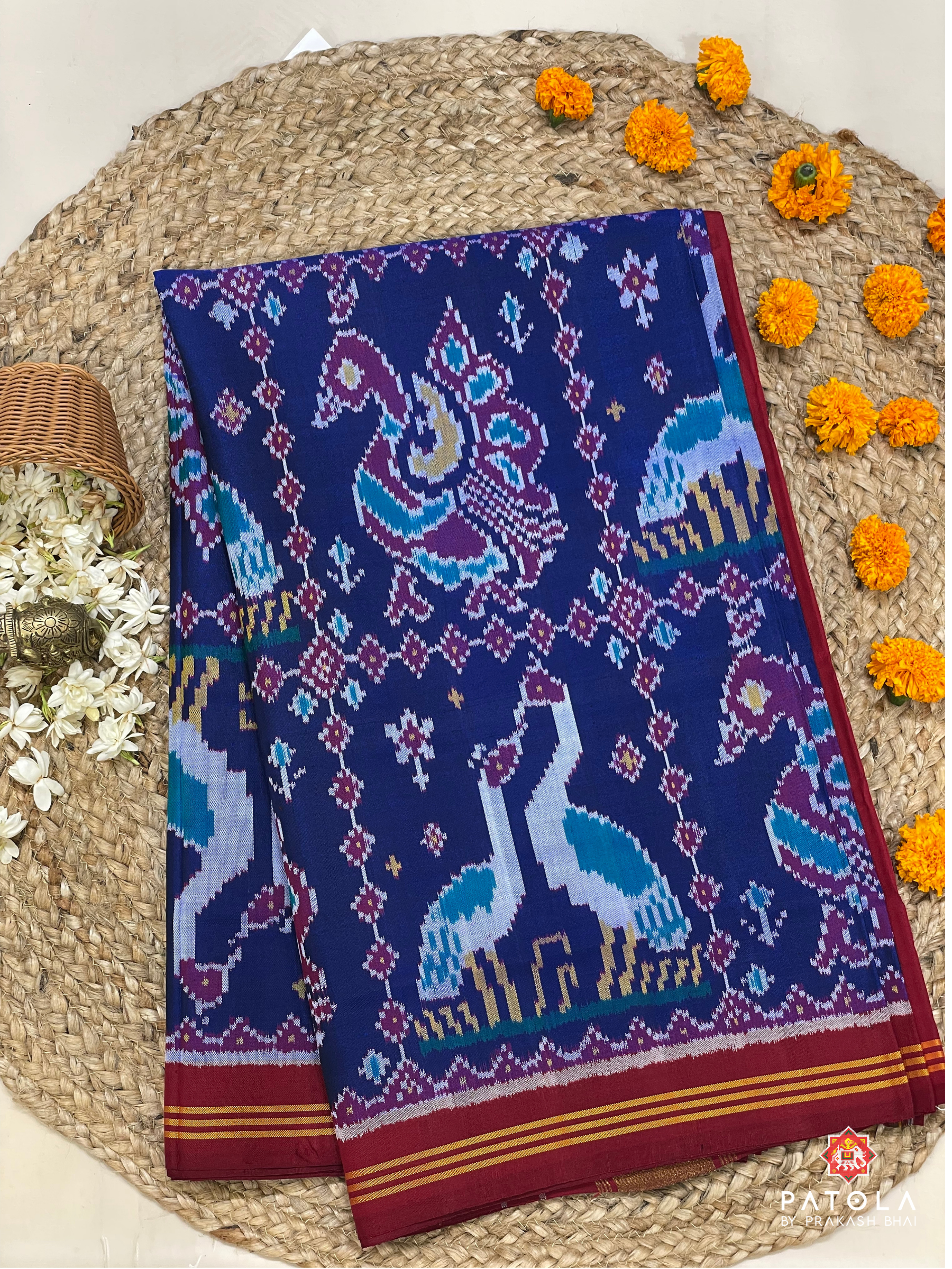 (Masterpiece) Swan & Peacock Figures Designer Semi Double Ikat Patola Saree